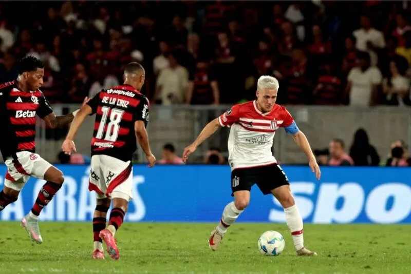 Estudiantes quyết tâm có điểm trước Flamengo